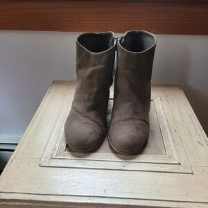 Old navy olive green heel bootie